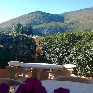 https://hotel-restaurant-bar-saint-avit-l-hotel-des-tchoumjeu-lourdes.midi-pyreneeshotels.com